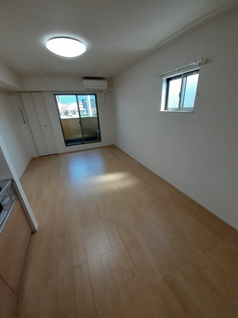 ミニョン　ノンブリル川之江Ａ リビング