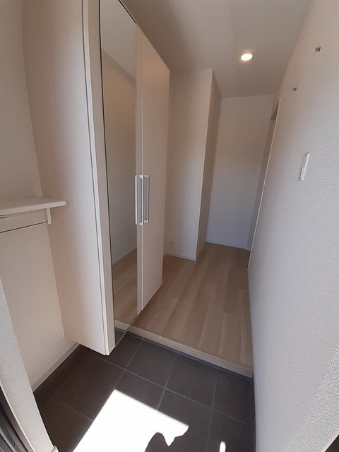 メゾン・天神森 玄関