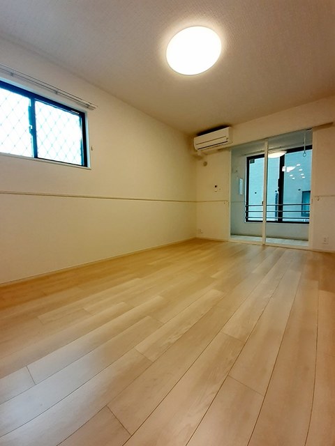 サン　ファースト リビング