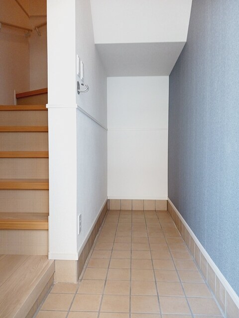 メゾン・サクラメントサウス 玄関