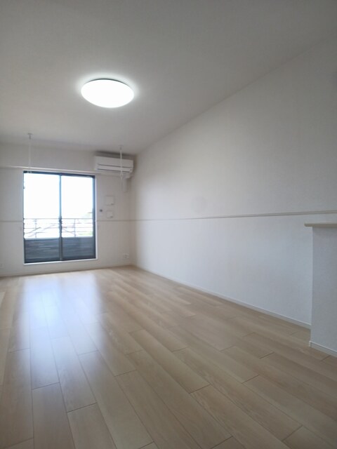 メゾン・アリエッタ リビング