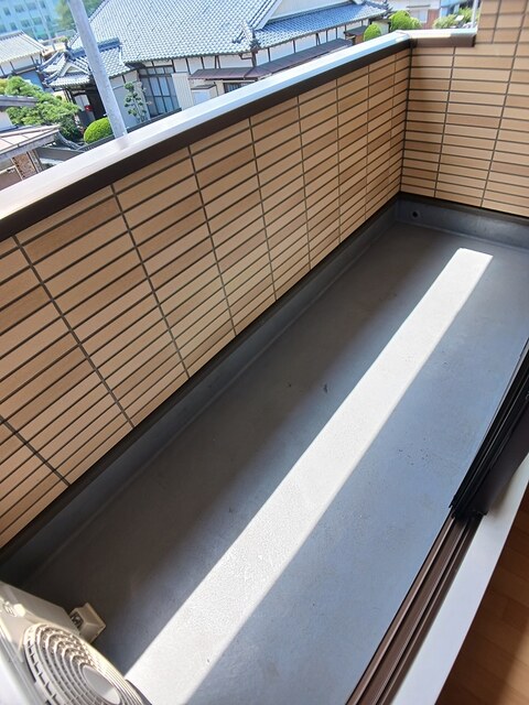 シュヴェスタ－　Ⅲ ベランダ