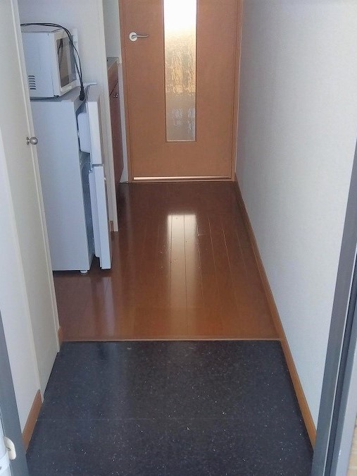 レオパレス井垣 玄関