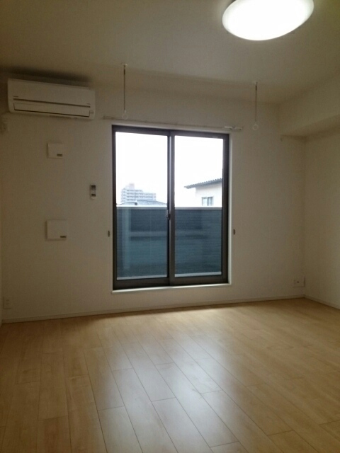 カーサ　グリシーナ　常盤 リビング