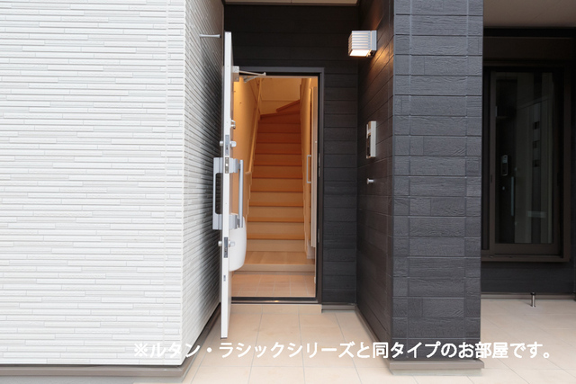 ブライト・レジデンス　Ⅱ 玄関