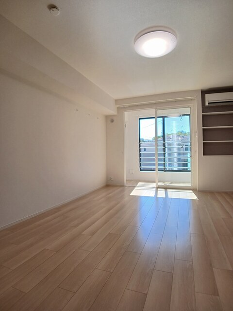 アルストロメリア リビング