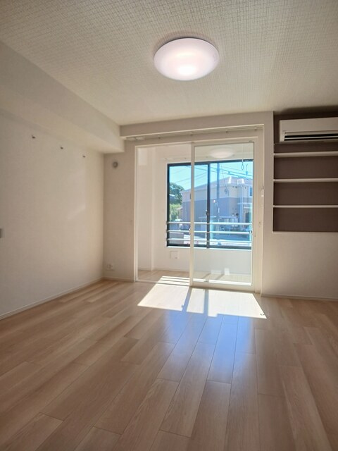 アルストロメリア リビング