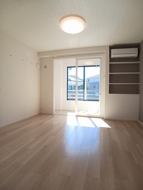 アルストロメリア リビング