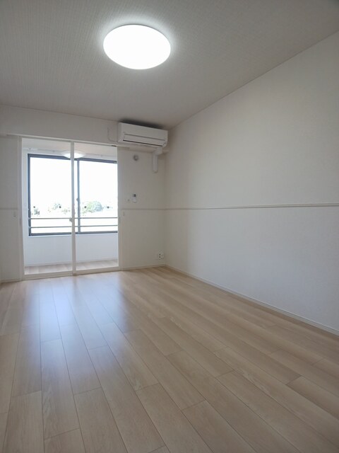 メゾン・モンタン リビング