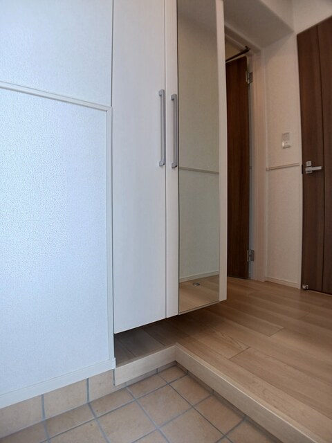 メゾン・モンタン 玄関