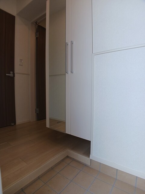 メゾン・モンタン 玄関