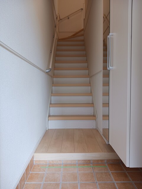 サンモールＹＯＵ 玄関