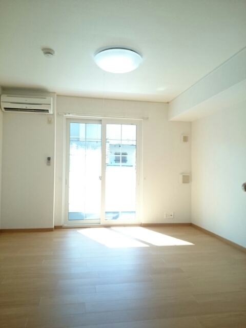 パストラーレ道後Ａ リビング