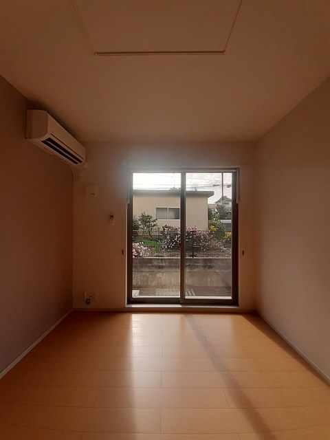 アンダー　ワン　ルーフ　Ⅱ リビング