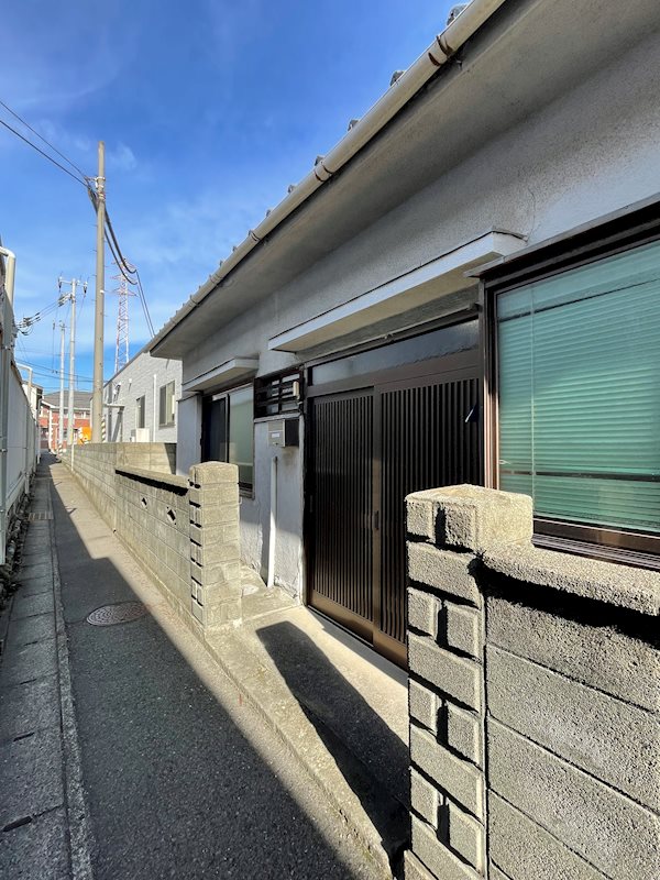 西原町3丁目貸家 外観