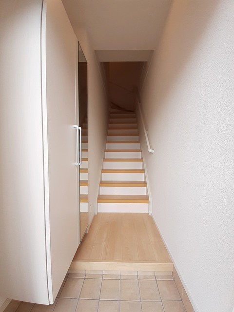 レジデンス鳥生１０ 玄関