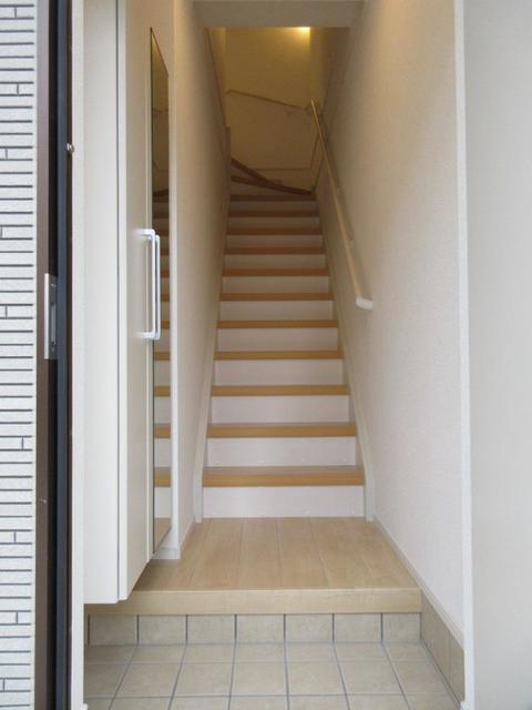 アンビエンテ　アイ 玄関