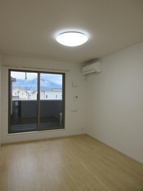 アンビエンテ　アイ リビング