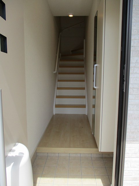 エヴァーグリーン　Ｎ．Ｋ 玄関