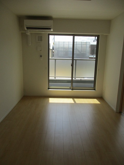 エヴァーグリーン　Ｎ．Ｋ リビング