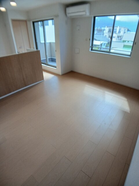 ジュネス・ヌーベルⅣ リビング