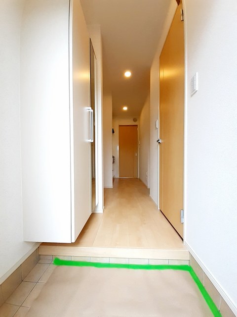 レジデンス鳥生４ 玄関