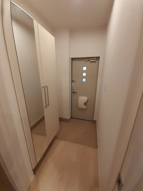 メゾンリヴィエールＯ 玄関