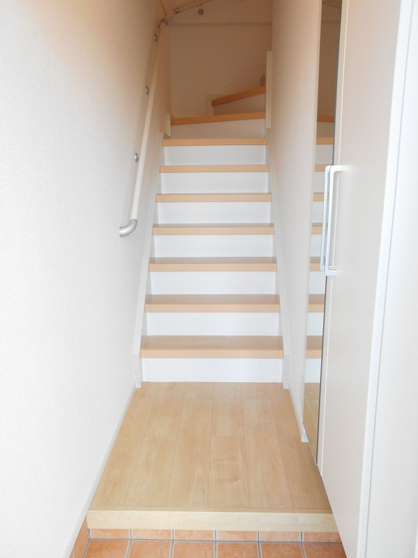 メゾン・ド・ジュリ　Ｂ 玄関