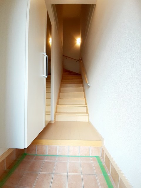 リーヴル　ディマージュＡ 玄関