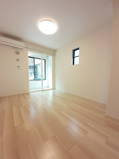 パイン　ビレッジ リビング