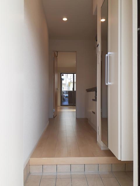 アンビエンテ　アイ 玄関