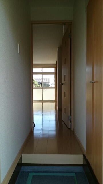 ドミール・ジョリー 玄関