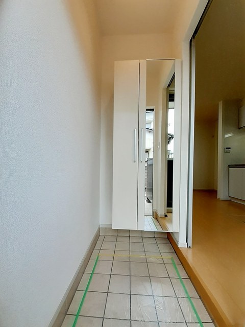 アルカンシエルＢ 玄関