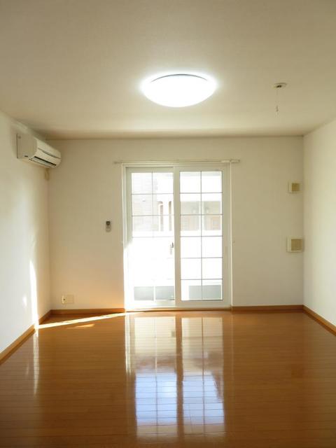 パストラーレ道後Ｂ リビング