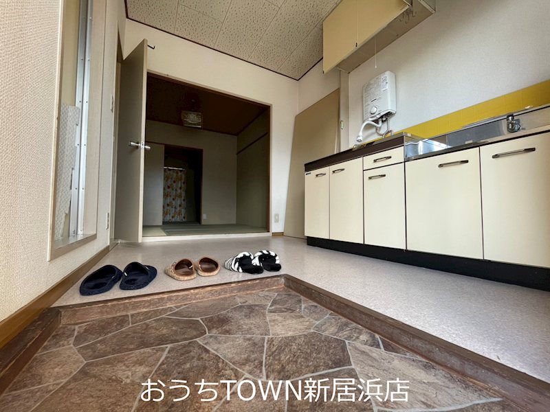 スカッとハイツ 玄関