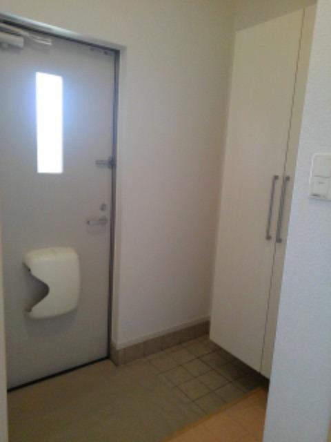 エストレーラⅠ　Ｂ 玄関