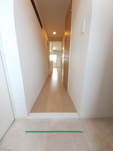 ユリウス　湊町 玄関