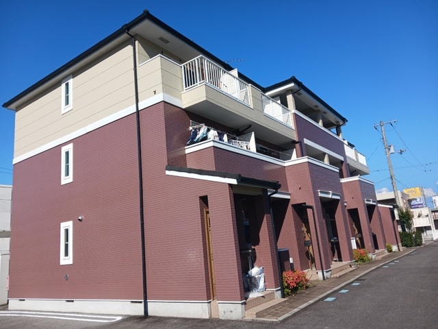 ビッグ・イースト上泉 207号室 外観