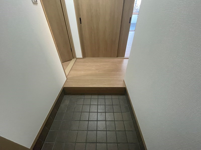 余戸西國西貸家 玄関