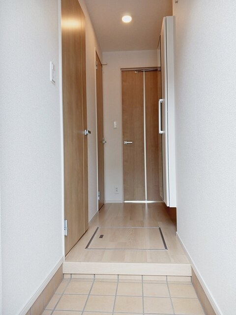 ＴＯＭＯＲＲＯＷ 玄関