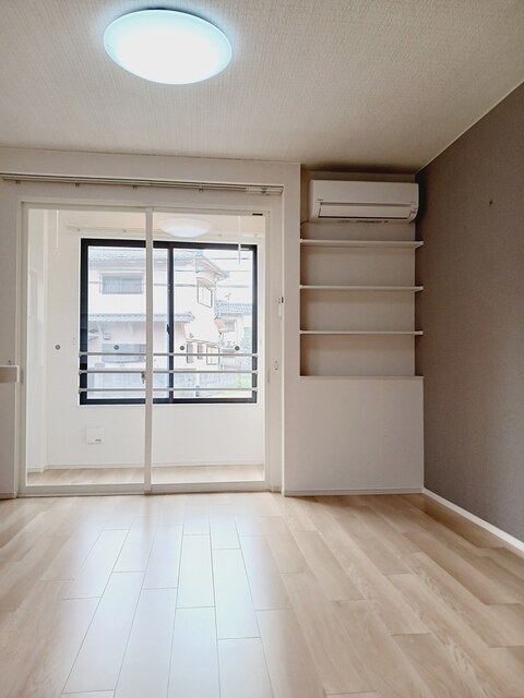 ＴＯＭＯＲＲＯＷ リビング