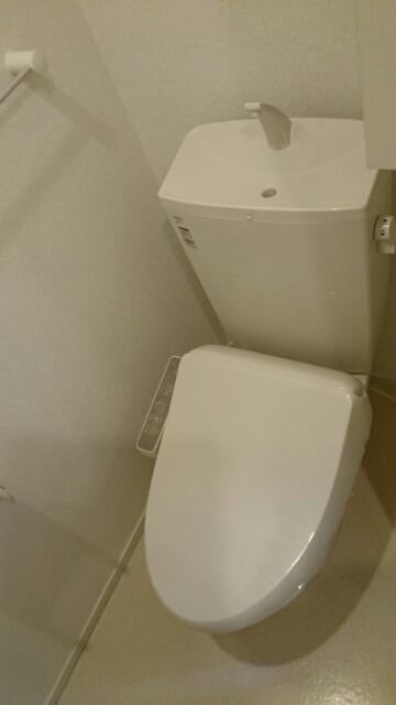 ミルト・アハト その他3