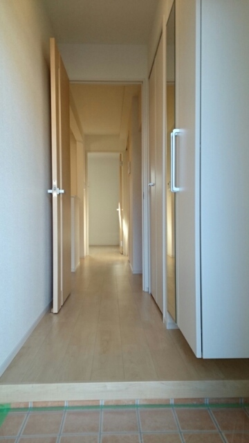 ミルト・アハト 玄関