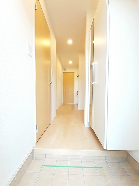 レジデンス鳥生４ 玄関