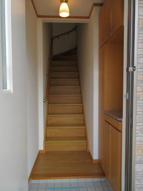 トゥー・ル・モンド山路　Ｂ 玄関