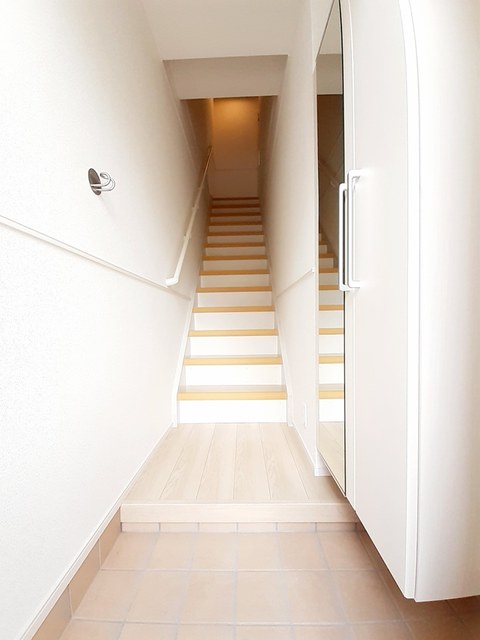 ヴァン・シュシュ 玄関