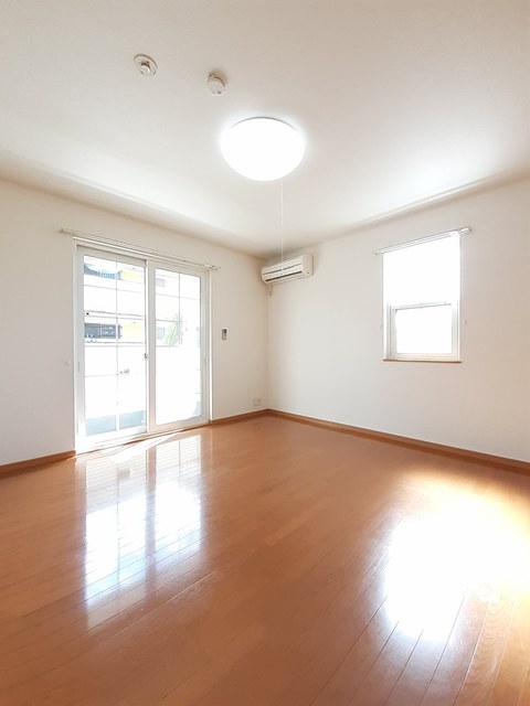 パストラーレ道後Ａ リビング