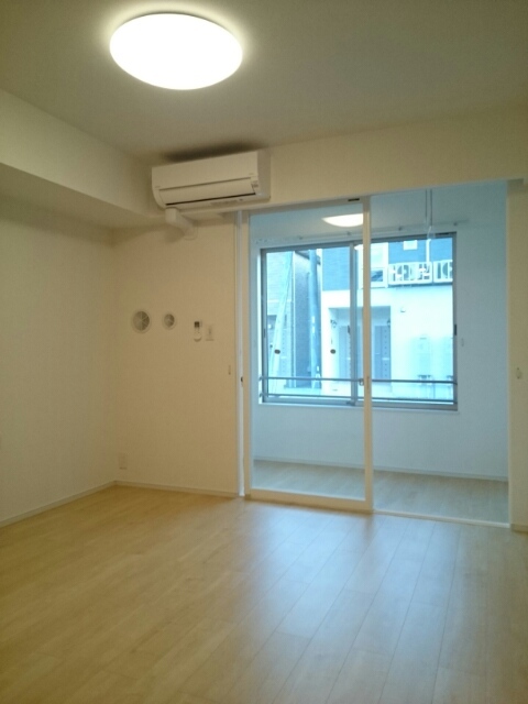 レジデンス鳥生２ リビング