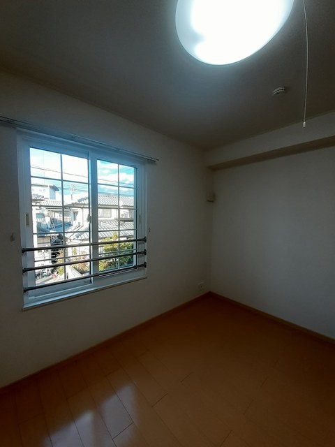 ジュネス　つばき ベッドルーム