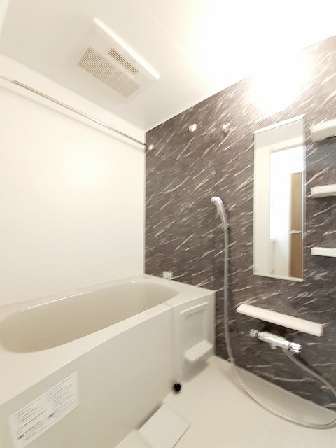 イーゼル－アイ 風呂画像